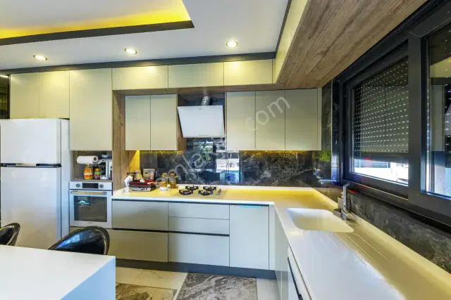 Döşemealtı'nda Yüzme Havuzlu Emsalsiz 4+1 Villa — görsel 17