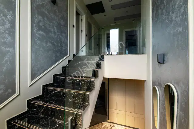 Döşemealtı'nda Yüzme Havuzlu Emsalsiz 4+1 Villa — görsel 23