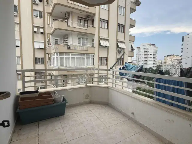 Yeşilbahçede Merkezi Konumda, Geniş 3+1 Kiralık Daire — görsel 6