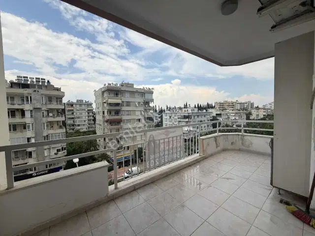 Yeşilbahçede Merkezi Konumda, Geniş 3+1 Kiralık Daire — görsel 10