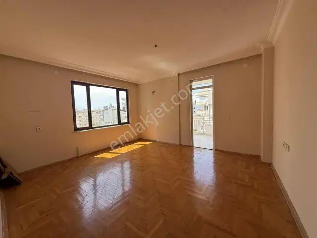 Yeşilbahçede Merkezi Konumda, Geniş 3+1 Kiralık Daire — görsel 13