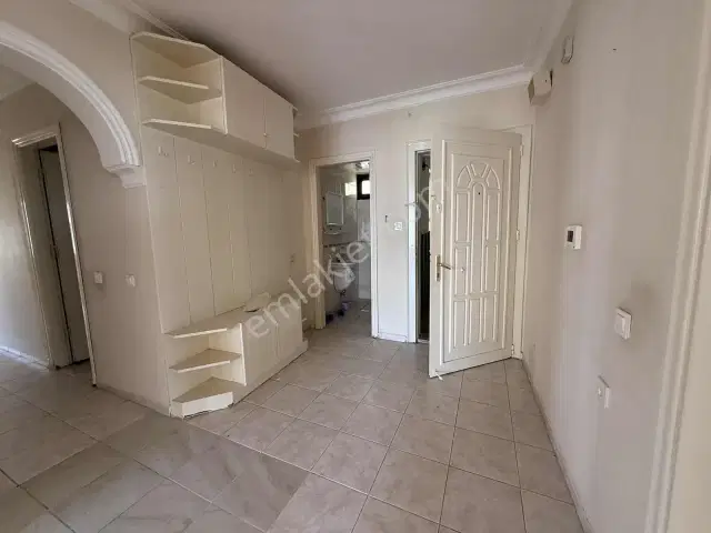 Yeşilbahçede Merkezi Konumda, Geniş 3+1 Kiralık Daire — görsel 14