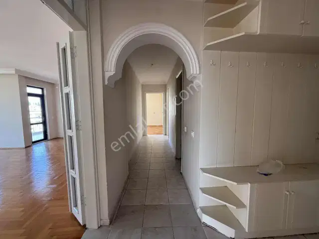 Yeşilbahçede Merkezi Konumda, Geniş 3+1 Kiralık Daire — görsel 15