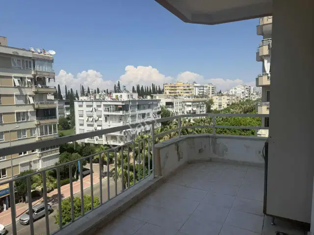 Yeşilbahçede Merkezi Konumda, Geniş 3+1 Kiralık Daire — görsel 19