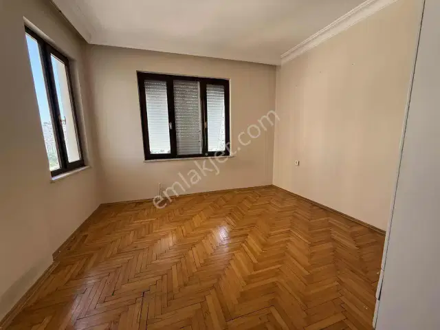 Yeşilbahçede Merkezi Konumda, Geniş 3+1 Kiralık Daire — görsel 22