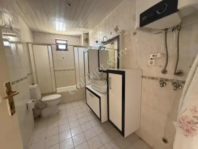 Yeşilbahçede Merkezi Konumda, Geniş 3+1 Kiralık Daire — görsel 23