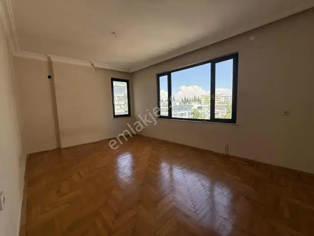 Yeşilbahçede Merkezi Konumda, Geniş 3+1 Kiralık Daire — görsel 24