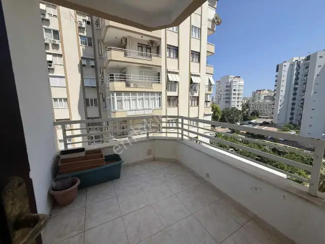 Yeşilbahçede Merkezi Konumda, Geniş 3+1 Kiralık Daire — görsel 26