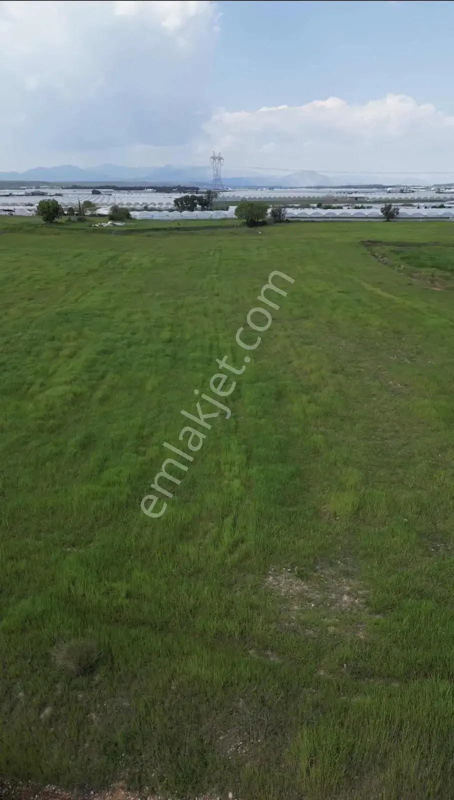 Ayşe Duvar'dan Aksu Kurşunluda 7.596 M² Yatırımlık Tarla — görsel 1