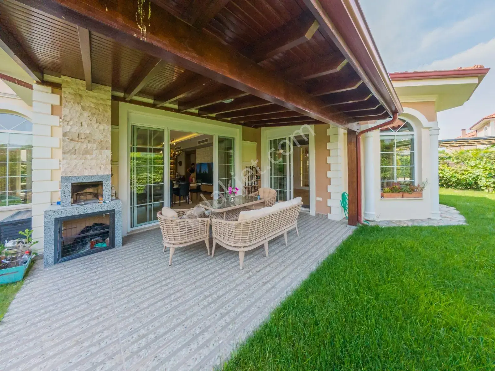 Vali Konakları 2'de Müstakil Bahçeli Eşyalı Kiralık Villa — görsel 2