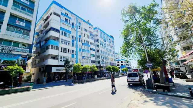 Güllük Cad Üstü, Denize Yürme Mesafe,tadilatlı 3+1 Satılık — görsel 6