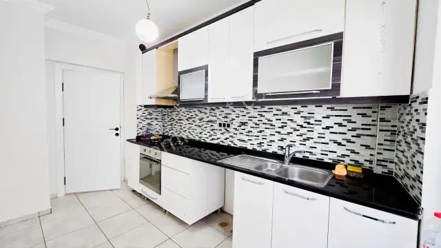 Güllük Cad Üstü, Denize Yürme Mesafe,tadilatlı 3+1 Satılık — görsel 15