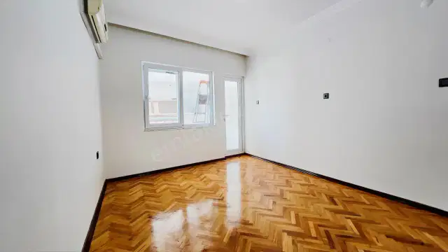 Güllük Cad Üstü, Denize Yürme Mesafe,tadilatlı 3+1 Satılık — görsel 18