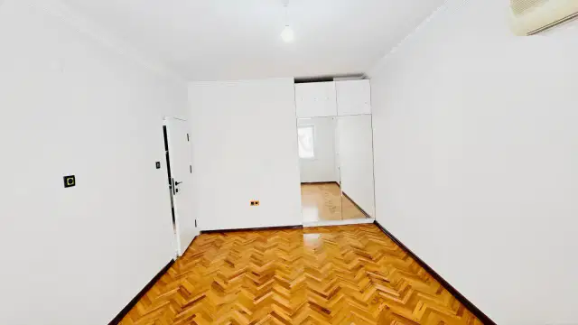 Güllük Cad Üstü, Denize Yürme Mesafe,tadilatlı 3+1 Satılık — görsel 19