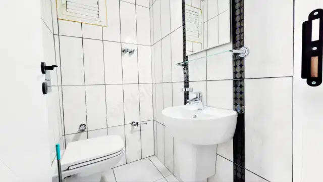 Güllük Cad Üstü, Denize Yürme Mesafe,tadilatlı 3+1 Satılık — görsel 20