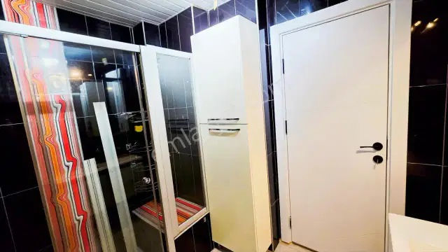 Güllük Cad Üstü, Denize Yürme Mesafe,tadilatlı 3+1 Satılık — görsel 21
