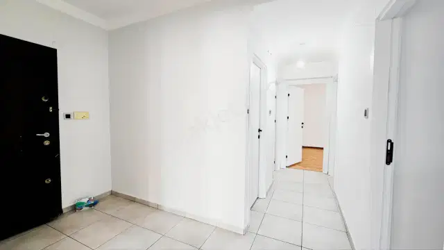 Güllük Cad Üstü, Denize Yürme Mesafe,tadilatlı 3+1 Satılık — görsel 23