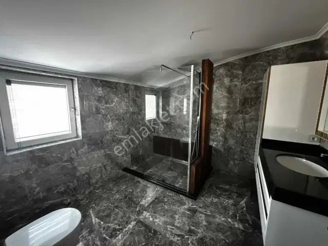 Gürsu'da Elit Bir Yaşam İçin Ödüllü Sitede Kiralık Dubleks. — görsel 13