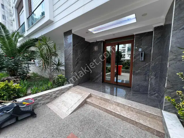 Konyaaltı Sarısu Site İçinde Lux Yapılı Boş Daire 2+1 — görsel 3
