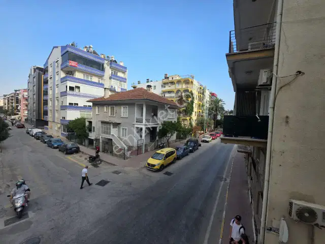 Işıklar'da Arık Caddesi Yol Üstü Katta Tek 3+1 Daire — görsel 6