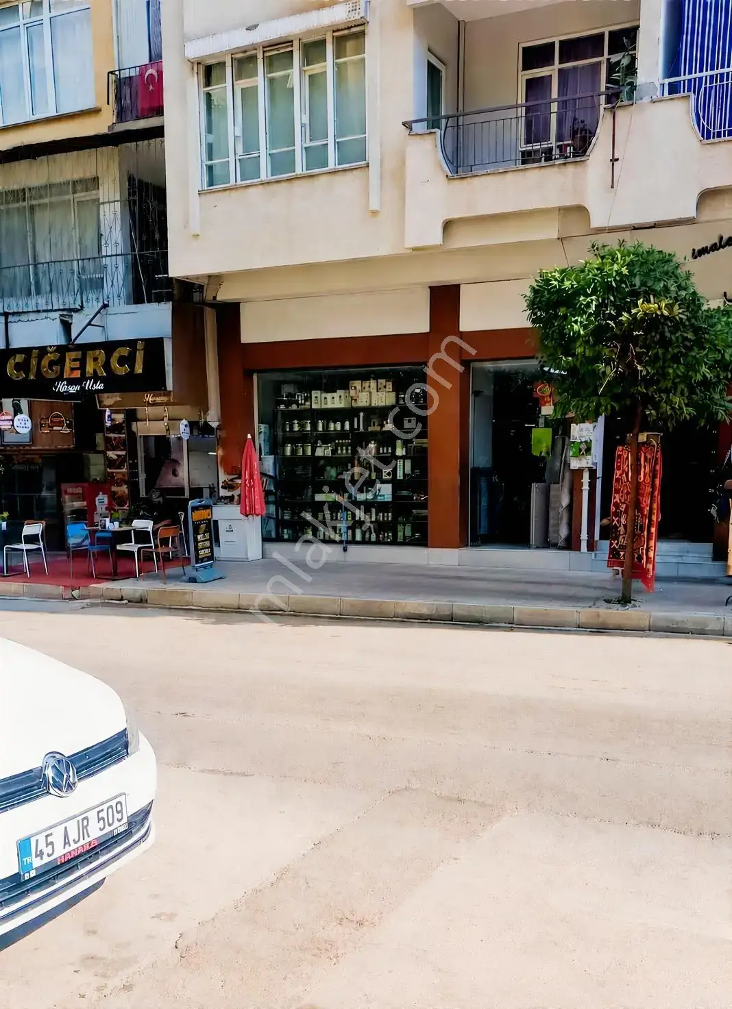 Güllük Teomanpaşa Cad Üzeri Lokanta Ya Uygun Dükkan