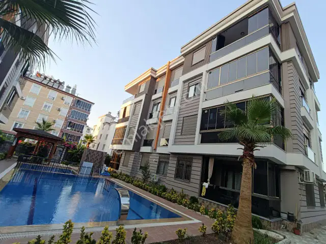 Varsak Aydoğmuş Mh'de Site İçi/havuz Cepheli 2+1 Satılık Daire.