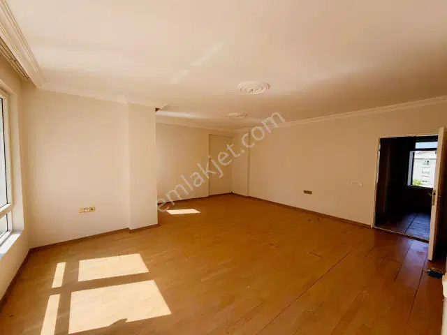 Çağlayanda Merkezi Konumda Site İçi 3+1 Arakat Daire — görsel 3