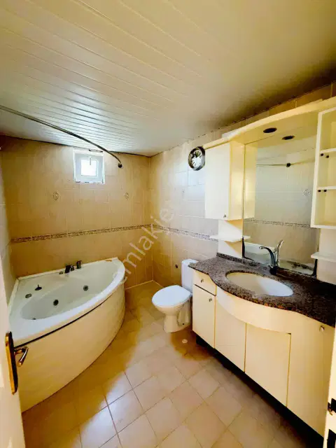 Çağlayanda Merkezi Konumda Site İçi 3+1 Arakat Daire — görsel 7