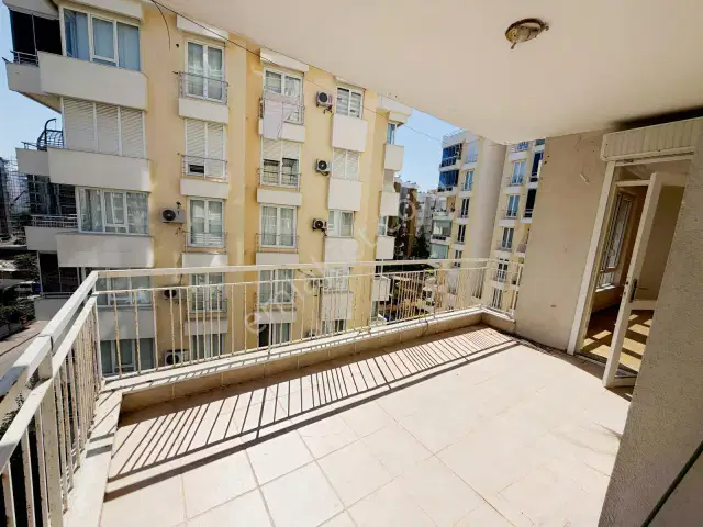 Çağlayanda Merkezi Konumda Site İçi 3+1 Arakat Daire — görsel 16