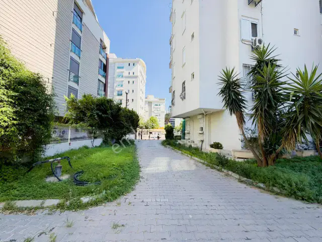 Çağlayanda Merkezi Konumda Site İçi 3+1 Arakat Daire — görsel 18
