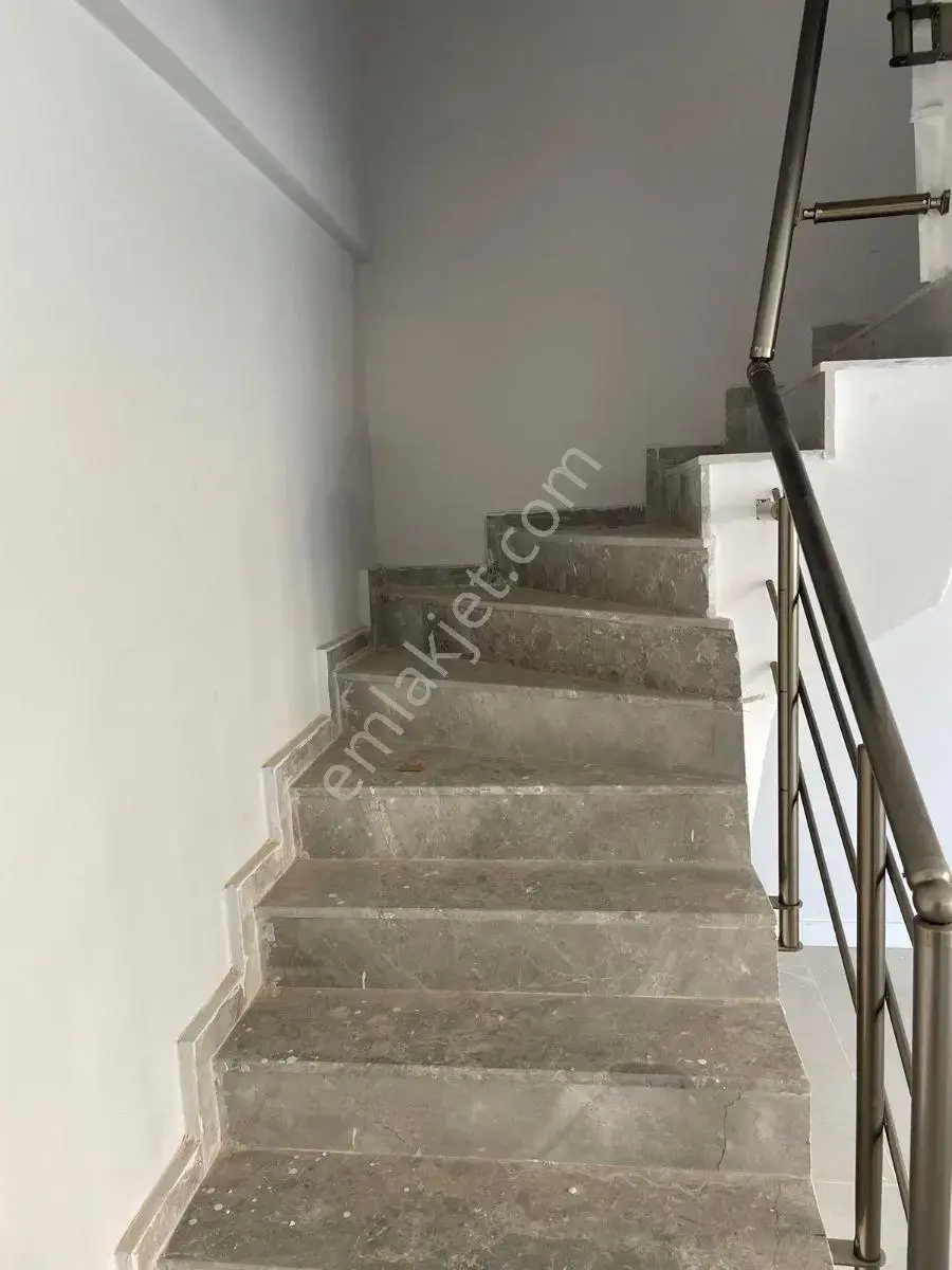 Altıntaş'da Satılık 2+1 Bahçekatı Loft Daire — görsel 2