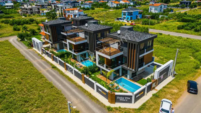 Döşemealtı Altınkale'de Sıfır Müstakil Havuzlu Satılık 4+1 Villa