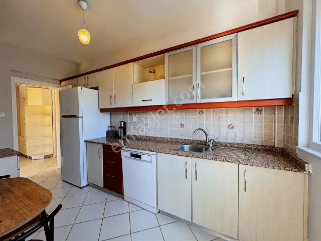 Fener Astur'da Yeşillikler İçinde 3+1 Geniş Kiralık Eşyalı Daire — görsel 11