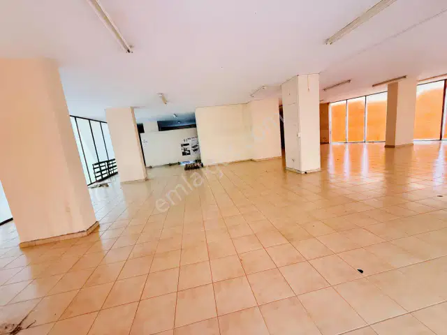 Köroğlu Caddesinde 535 M2 Kiralık Dükkan — görsel 11