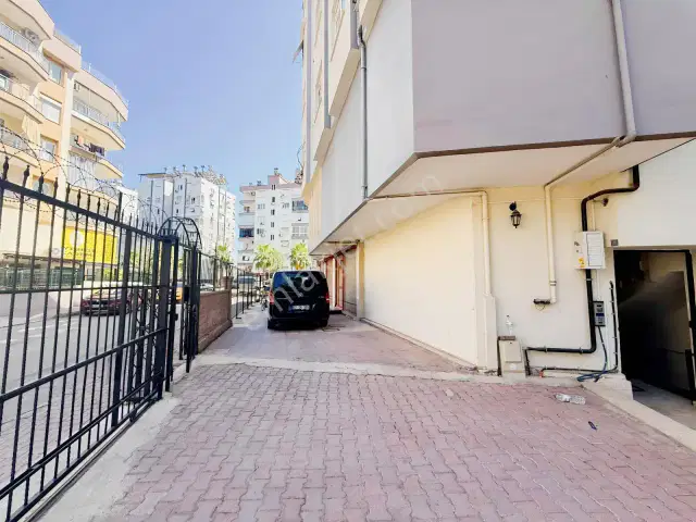 Köroğlu Caddesinde 535 M2 Kiralık Dükkan — görsel 14