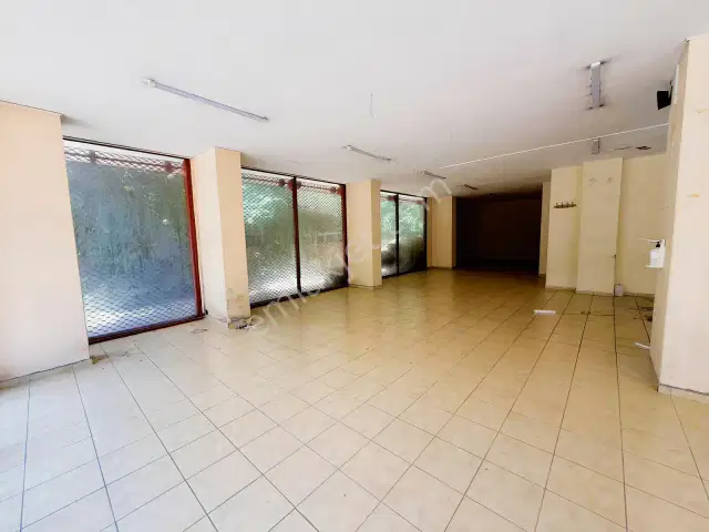 Köroğlu Caddesinde 535 M2 Kiralık Dükkan — görsel 16