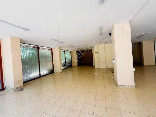 Köroğlu Caddesinde 535 M2 Kiralık Dükkan — görsel 17