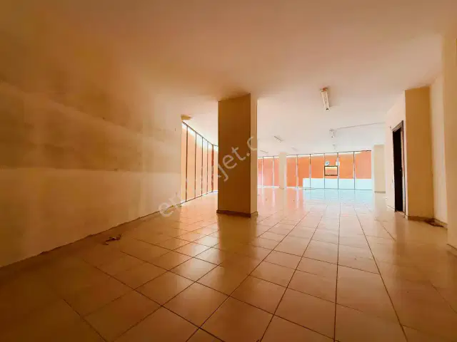 Köroğlu Caddesinde 535 M2 Kiralık Dükkan — görsel 20