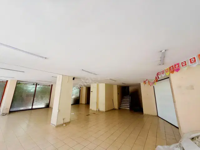 Köroğlu Caddesinde 535 M2 Kiralık Dükkan — görsel 25