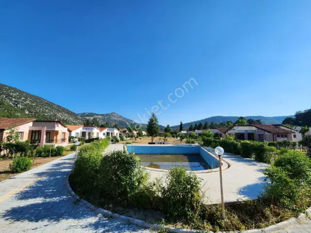 Bayatbademleri'nde Site İçi Havuzlu Güvenlikli Satılık Villa — görsel 3