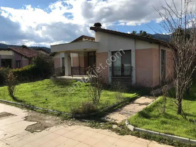 Bayatbademleri'nde Site İçi Havuzlu Güvenlikli Satılık Villa — görsel 8