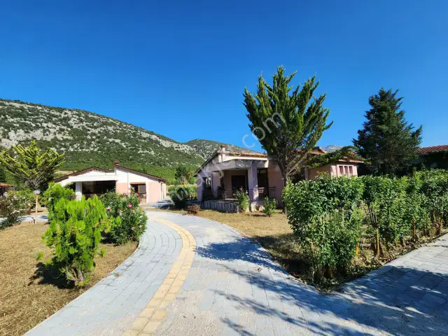 Bayatbademleri'nde Site İçi Havuzlu Güvenlikli Satılık Villa — görsel 11