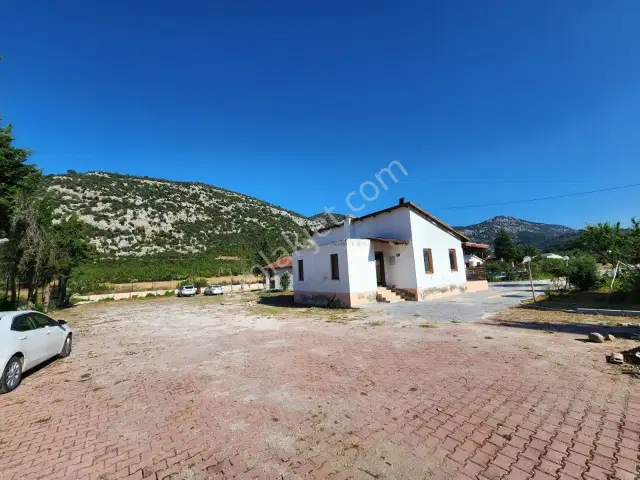 Bayatbademleri'nde Site İçi Havuzlu Güvenlikli Satılık Villa — görsel 12