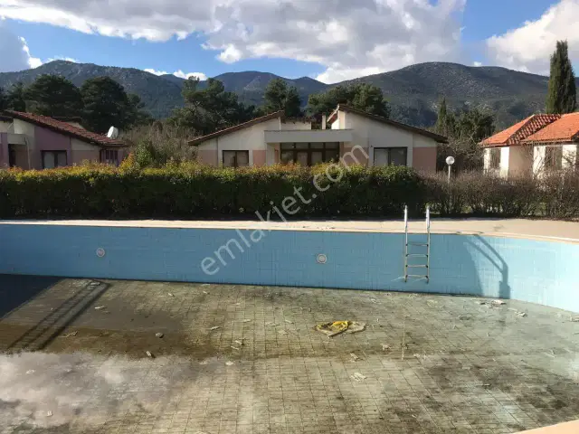 Bayatbademleri'nde Site İçi Havuzlu Güvenlikli Satılık Villa — görsel 21