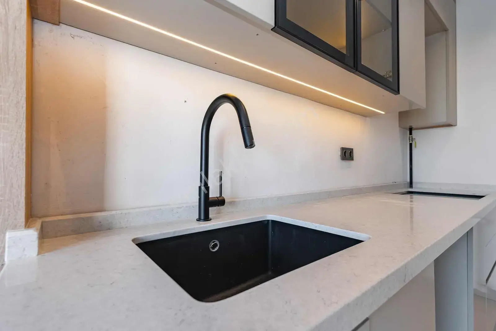Çağlayan'da Arakat 3+1 Full Yapılı Daire — görsel 18