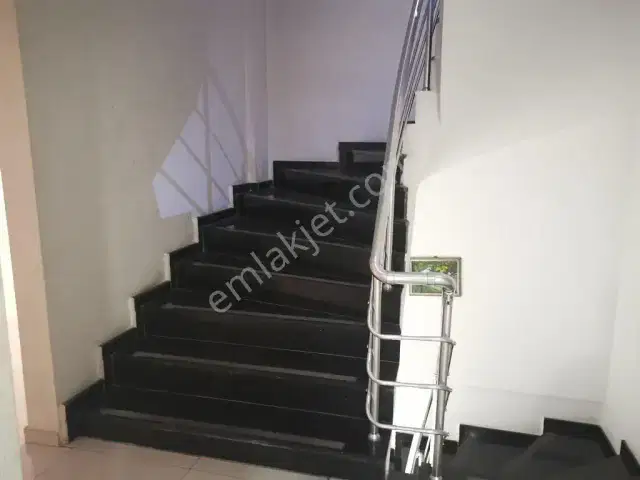 Grand Duke İş Merkezinde Şık Ofis Katı — görsel 17