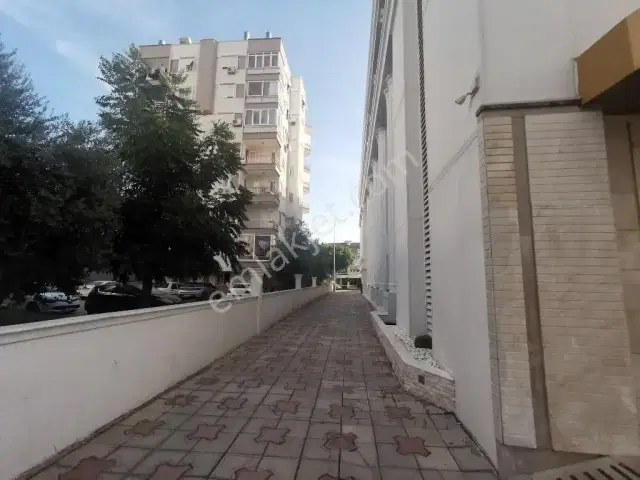 Grand Duke İş Merkezinde Şık Ofis Katı — görsel 18