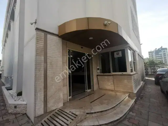 Grand Duke İş Merkezinde Şık Ofis Katı — görsel 24