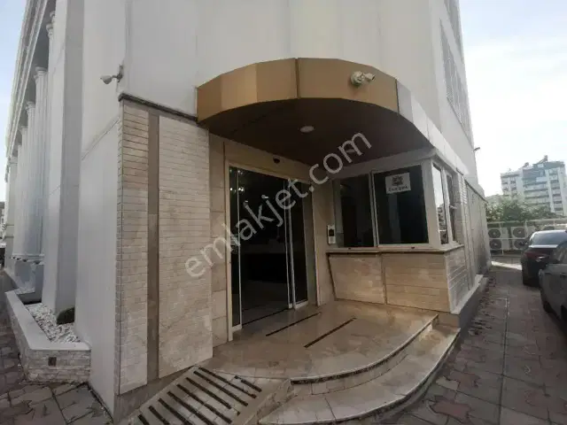 Grand Duke İş Merkezinde Şık Ofis Katı — görsel 25