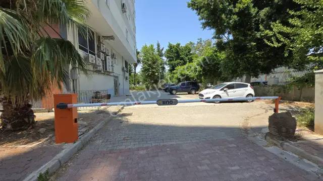 Ana Caddede Teraslı Tam Donanımlı 300 M² 11 Odalı Ofis Katı — görsel 3